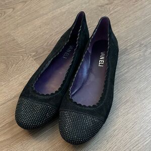 Vaneli Black Textured Toe Flats